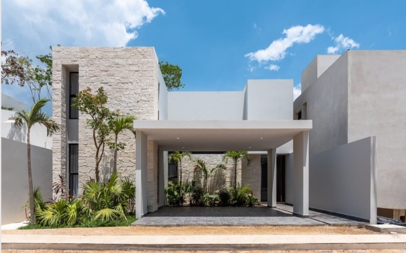 Casa en residencial privado con casa  club, &aacute;rea para ni&ntilde;os, alberca con carril de nado, cancha de padel, 7,000 m2 de &aacute;reas verdes, y mas, 1