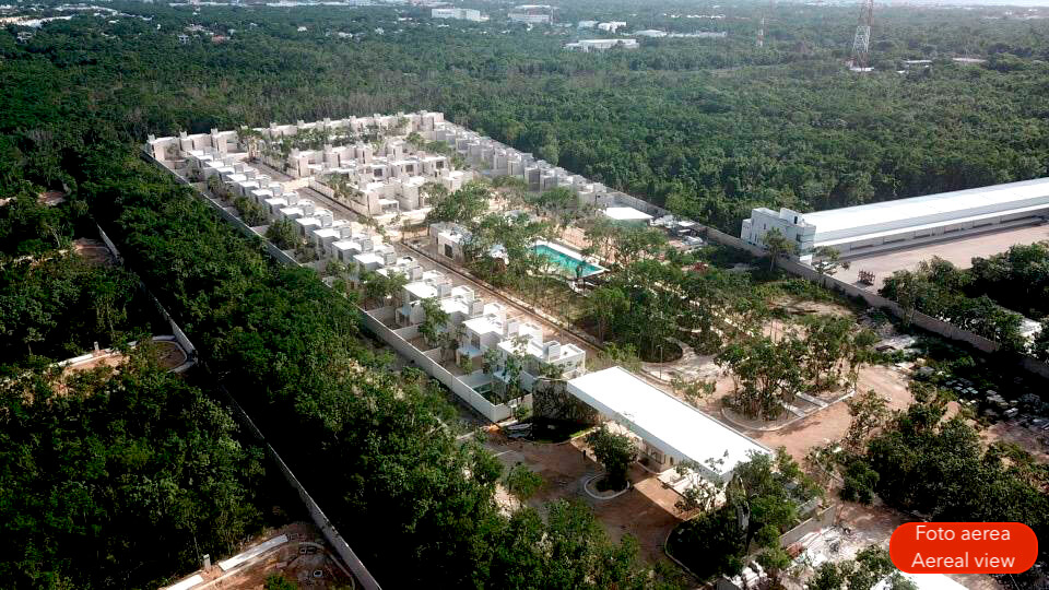 Casa de 3 recamaras en Playacar, alberca con carril de nado, chapoteadero, terraza con vista a la alberca, en venta, Playa del Carmen.