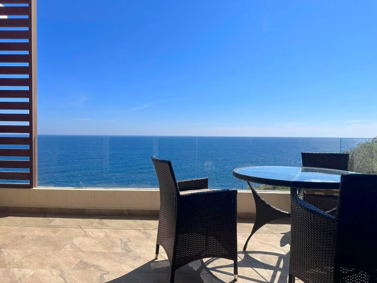 Ocean view penthouse, panoramic terrace, pool and Jacuzzi with sea view, furnished, 250 meters from the beach. for sale Huatulco.