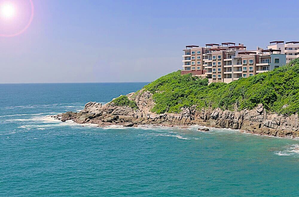 Ocean view penthouse, panoramic terrace, pool and Jacuzzi with sea view, furnished, 250 meters from the beach. for sale Huatulco.