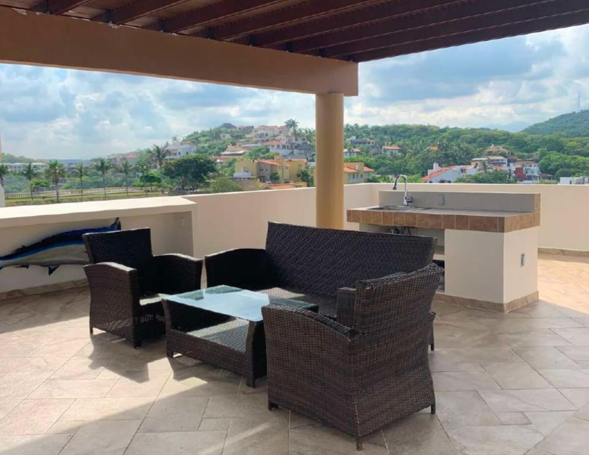 Ocean view penthouse, panoramic terrace, pool and Jacuzzi with sea view, furnished, 250 meters from the beach. for sale Huatulco.