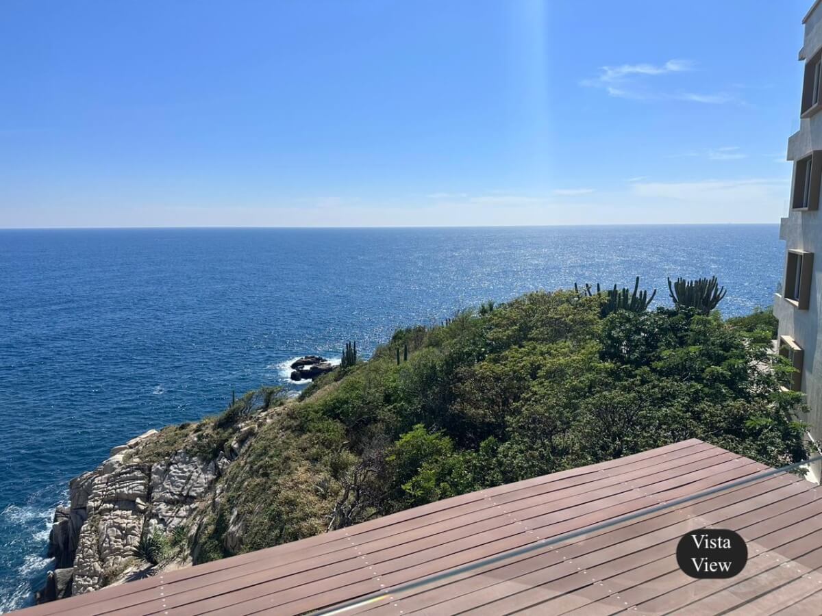 Ocean view penthouse, panoramic terrace, pool and Jacuzzi with sea view, furnished, 250 meters from the beach. for sale Huatulco.
