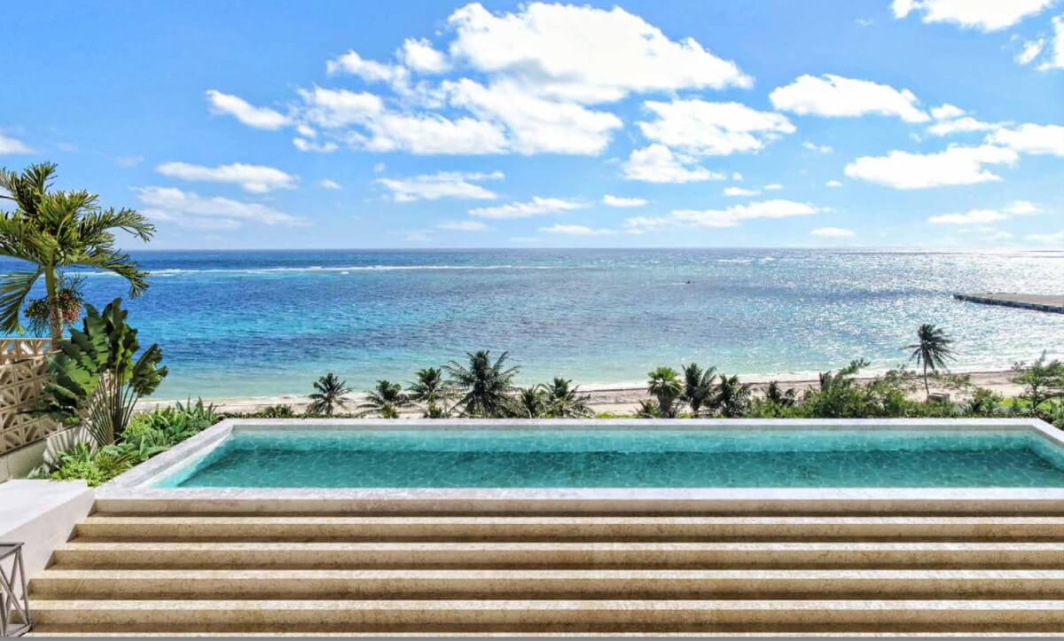 Beachfront condominium, private Jacuzzi, furnished, pool, for sale in Puerto Morelos.