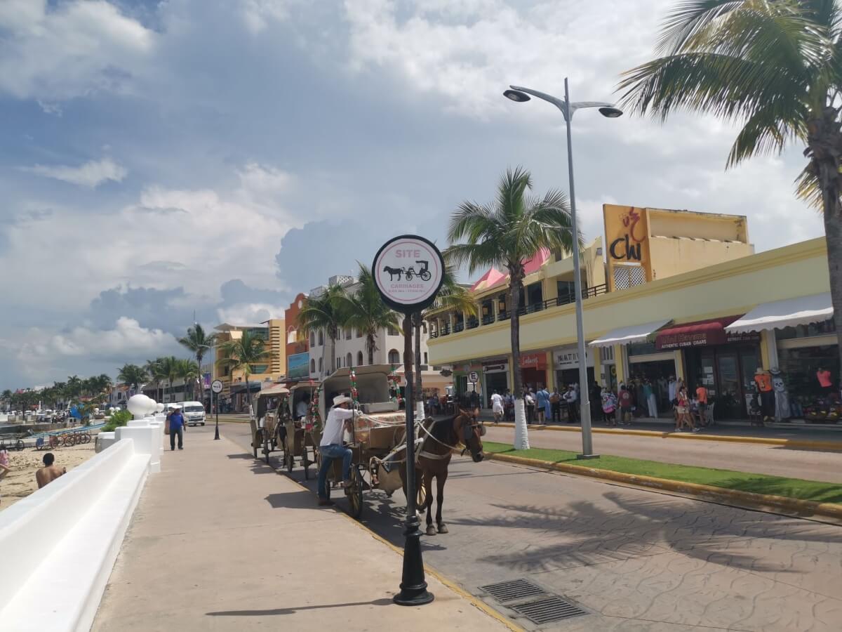 Lot 5 minutes from the beach, near the airport, 960 m2 for sale in Urba neighborhood, Cozumel.