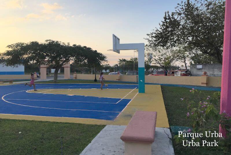 Lot 5 minutes from the beach, near the airport, 960 m2 for sale in Urba neighborhood, Cozumel.