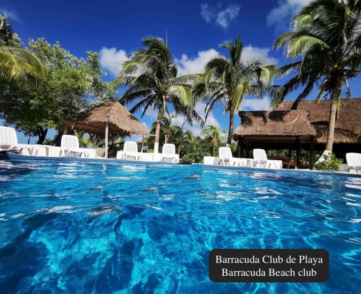 Condominium with balcony, oceanview infinity pool and jacuzzi for sale, downtown area, in Cozumel, Quintana Roo.