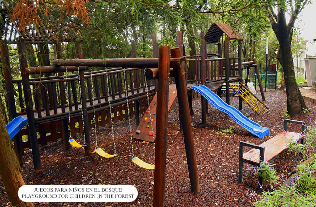 Departamento con cine, alberca, gimnasio con spinning room, vista al campo de golf, cuarto de servicio, amenidades para toda la familia, pre