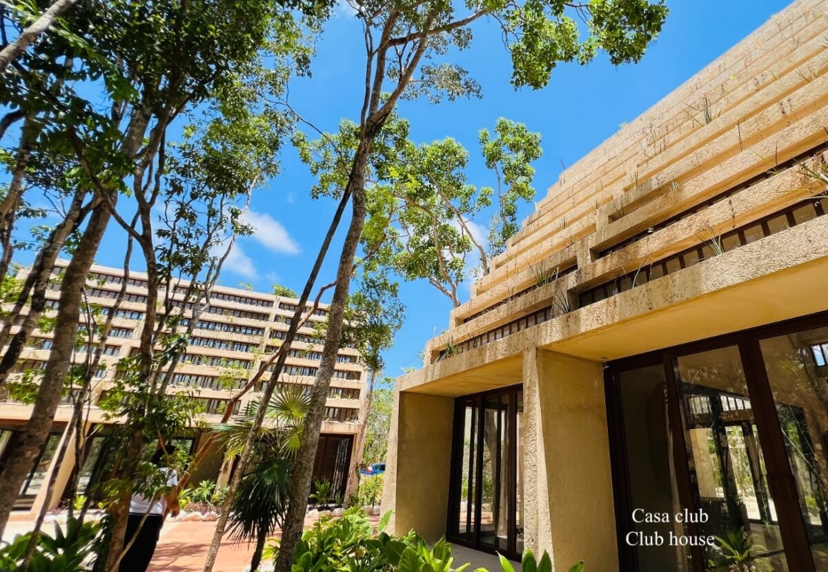 Land in a residential development with a clubhouse, spa, and mini cinema for sale in Region 11, Tulum.