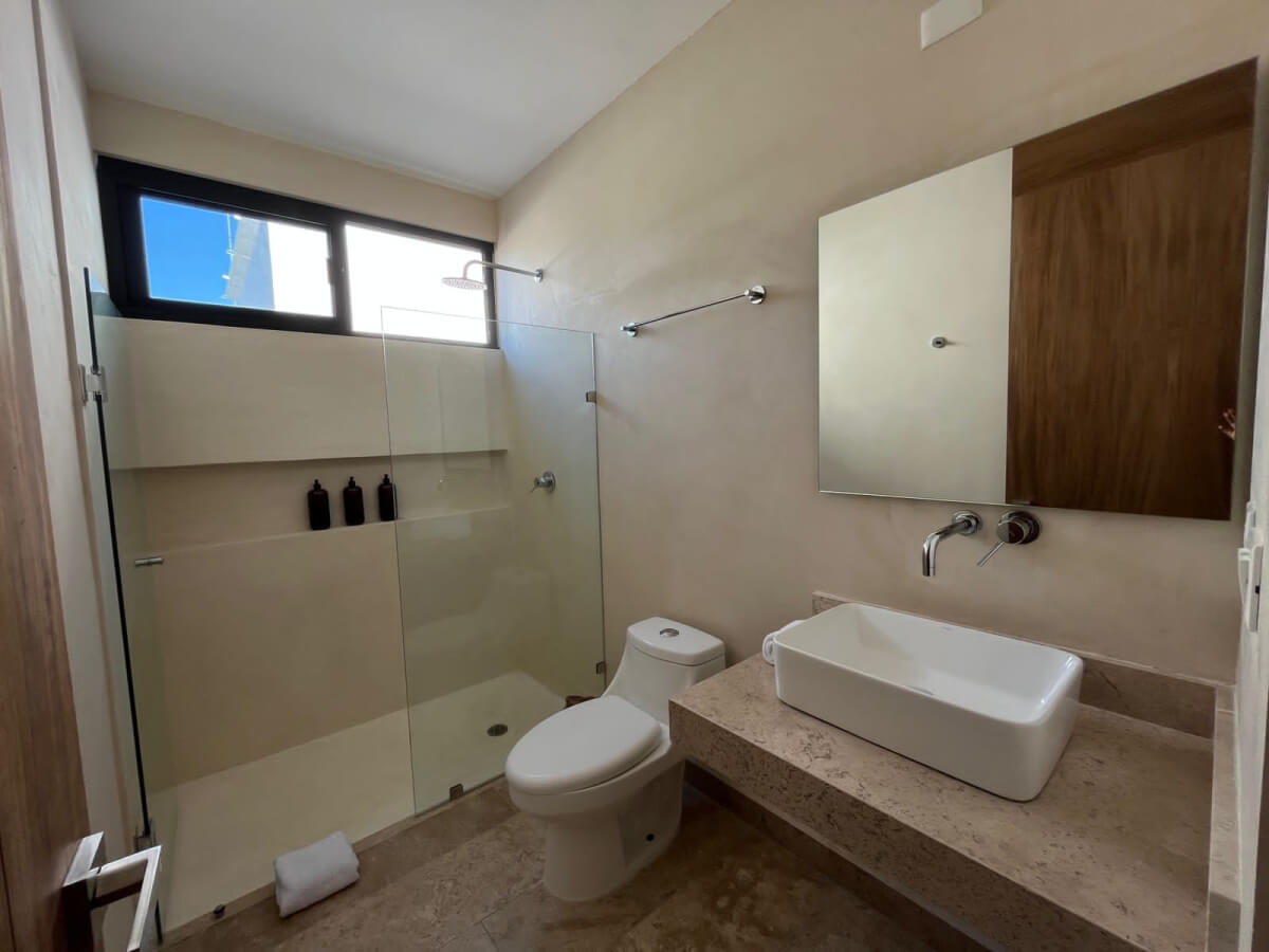 House for sale with private pool, two levels, terrace, patio, bar, cellar. Common areas, zen area, barbecue area, lounge bar.