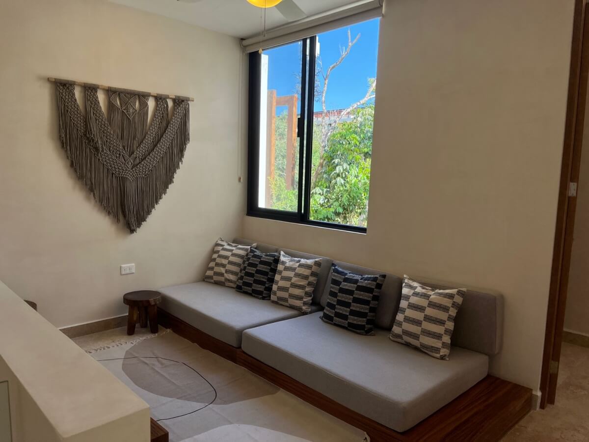 House for sale with private pool, two levels, terrace, patio, bar, cellar. Common areas, zen area, barbecue area, lounge bar.