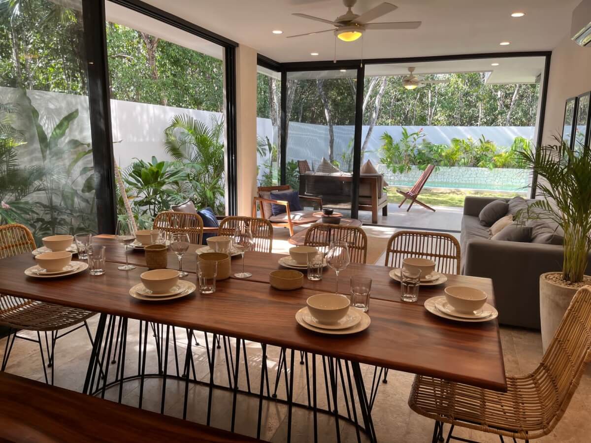 House for sale with private pool, two levels, terrace, patio, bar, cellar. Common areas, zen area, barbecue area, lounge bar.