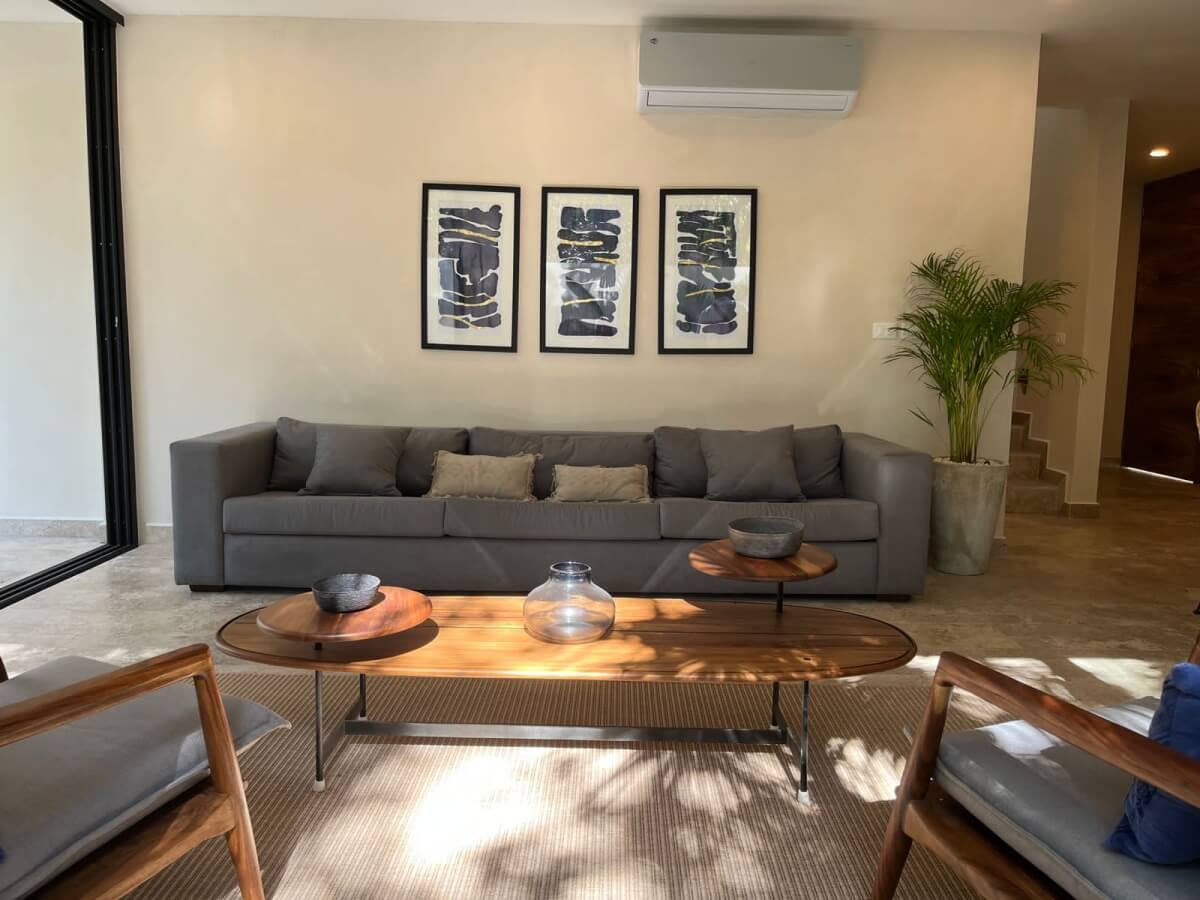 House for sale with private pool, two levels, terrace, patio, bar, cellar. Common areas, zen area, barbecue area, lounge bar.