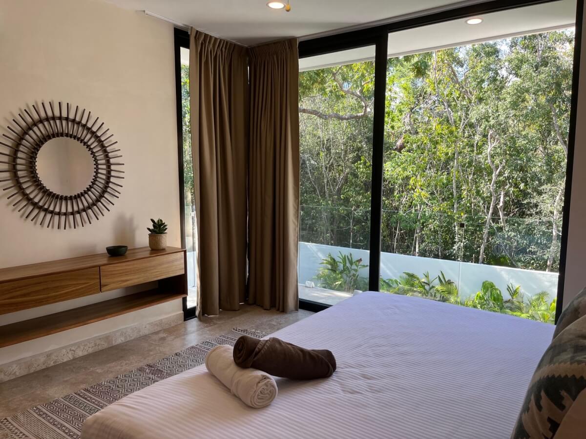 House for sale with private pool, two levels, terrace, patio, bar, cellar. Common areas, zen area, barbecue area, lounge bar.