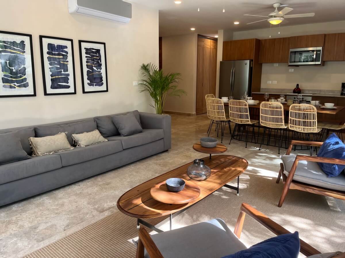 House for sale with private pool, two levels, terrace, patio, bar, cellar. Common areas, zen area, barbecue area, lounge bar.