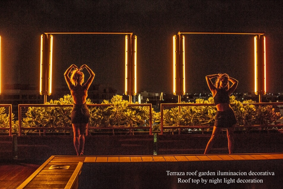 Luxury Condo steps from 5th Avenue and the beach