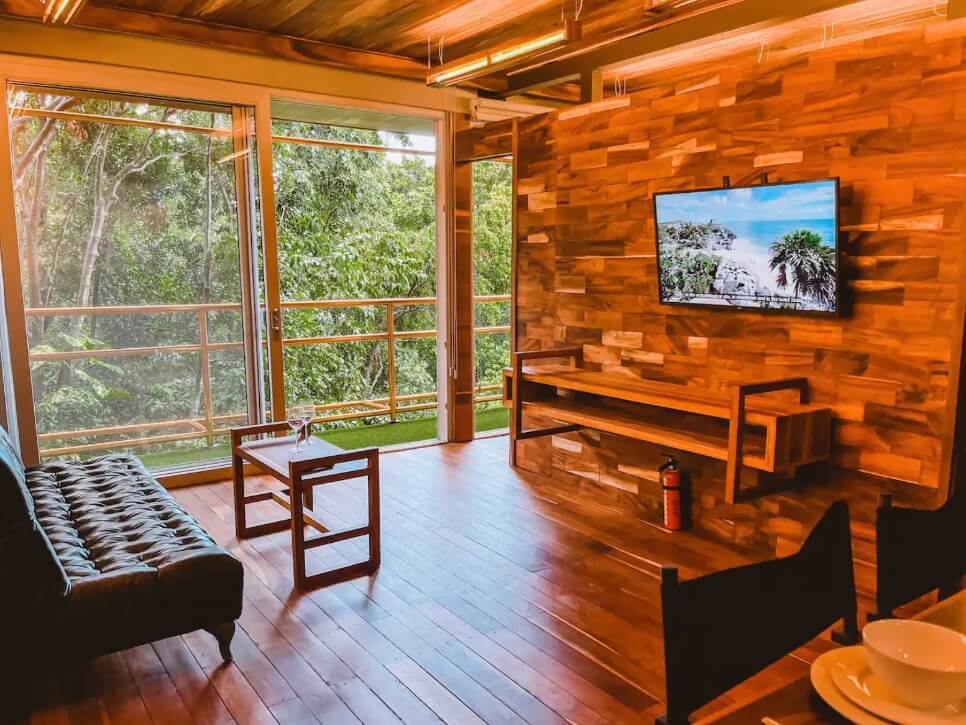 Luxury Condo steps from 5th Avenue and the beach