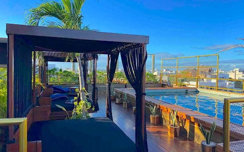 Departamento 350 metros del mar alberca con vista al mar, galer&iacute;a de arte, dise&ntilde;o &uacute;nico, roof garden con jacuzzi, venta Playa del Carmen.