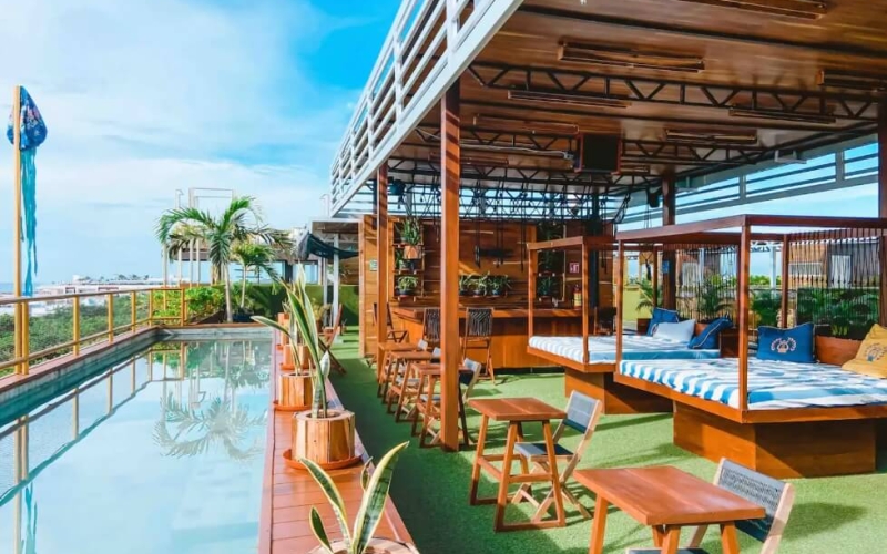 Condo with ocean view pool, 350 meters from the beach, art gallery, unique design, roof garden with jacuzzi, for sale Playa del Carmen.