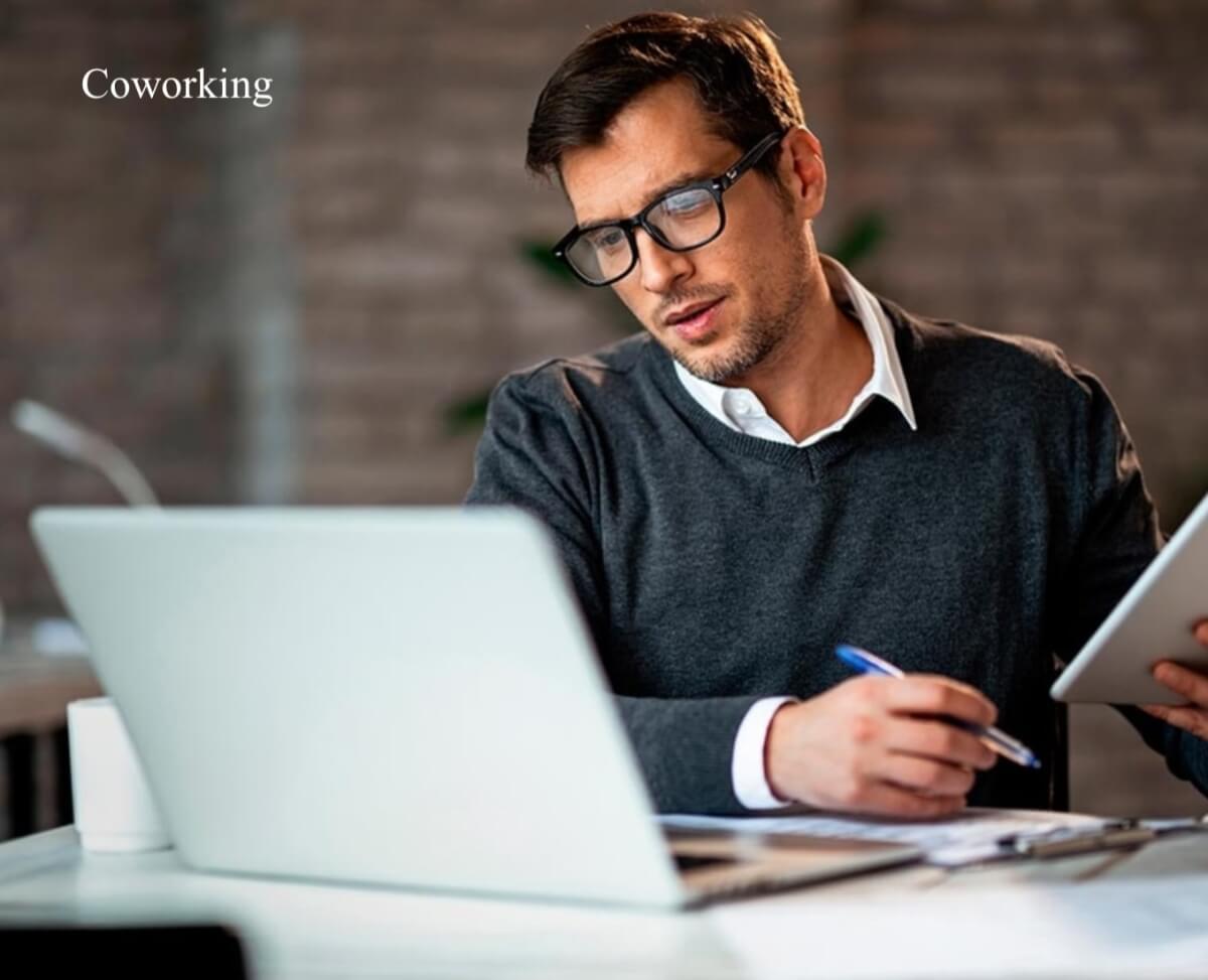 Condo with10m2 covered terrace, double height, heated pool, cafeteria, sky lounge, playground for children, pet friendly, pre-construction f