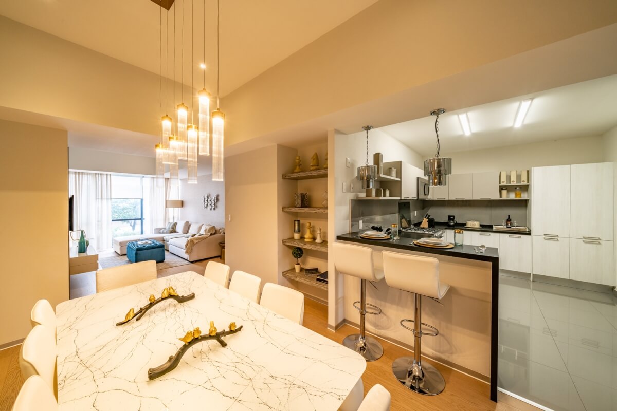 Condo with10m2 covered terrace, double height, heated pool, cafeteria, sky lounge, playground for children, pet friendly, pre-construction f