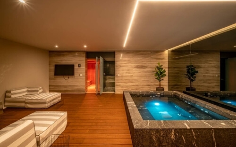 Luxury apartment, high ceilings, in Bosque Real, pet-friendly, indoor pool, spa, playground, Huixquilucan Mexico City