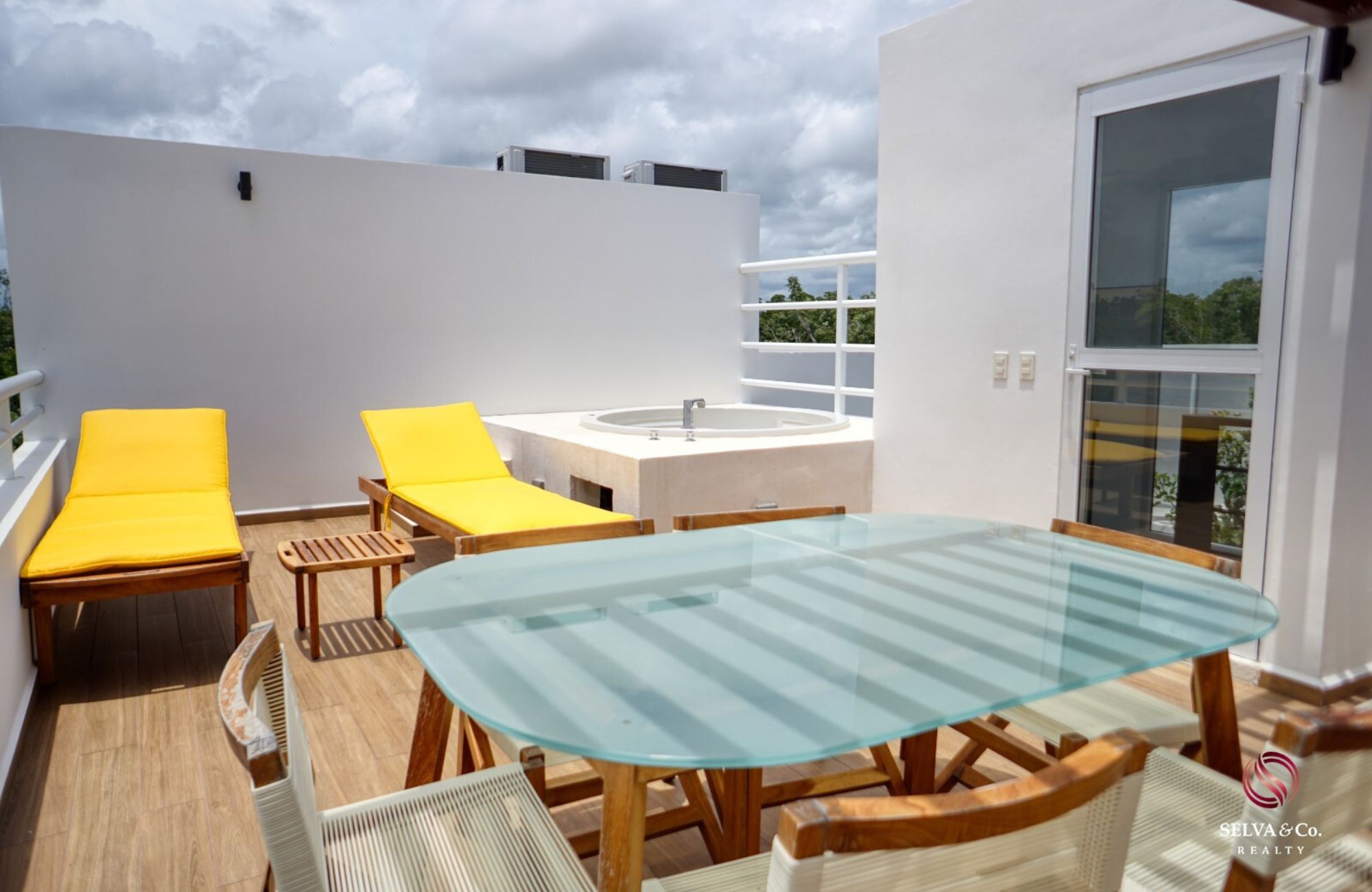 Penthouse with exclusive pool for adults on the rooftop, family pool on the ground floor, gym, co-working, spa, in pre-construction for sale