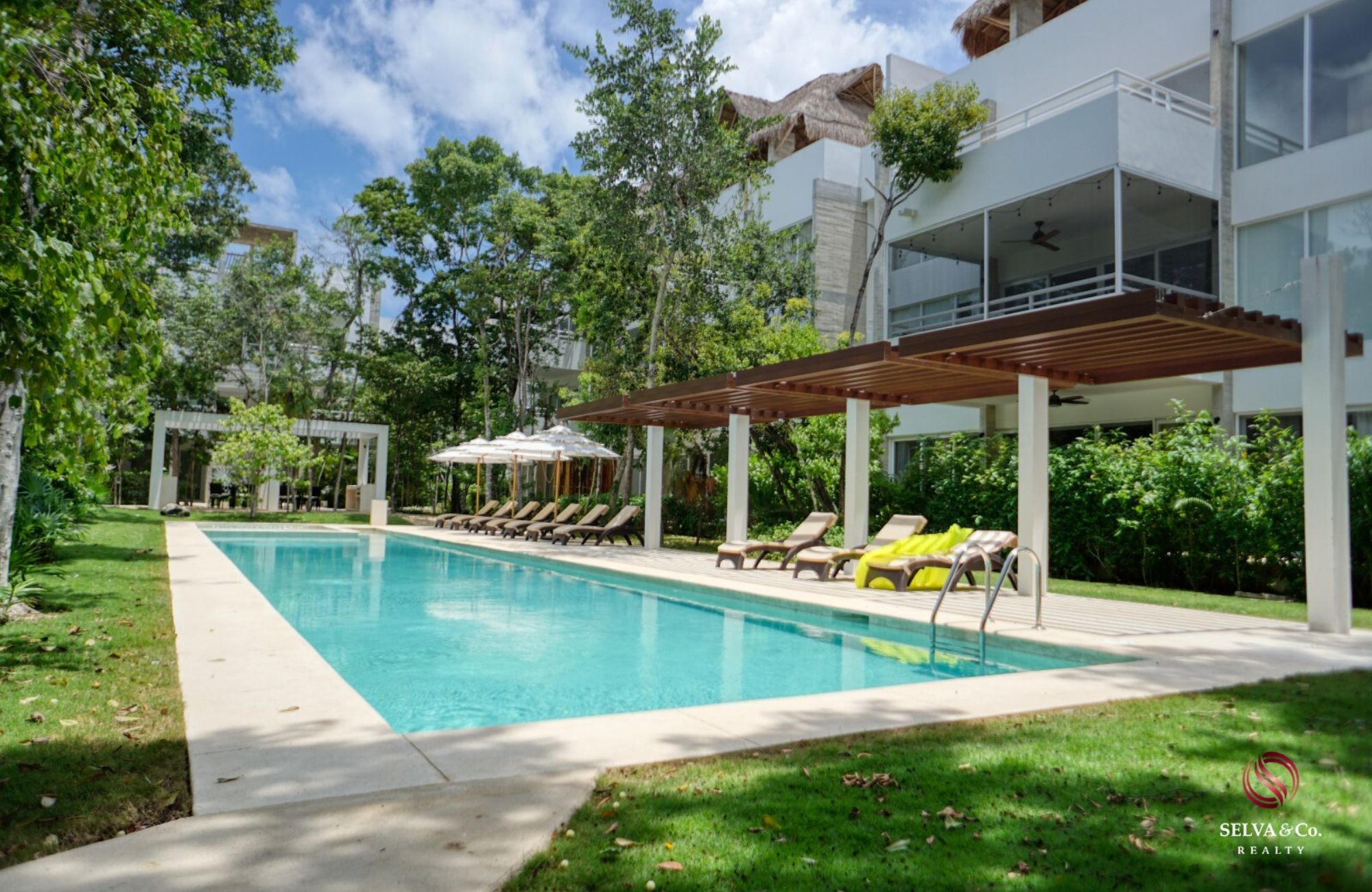 Penthouse with exclusive pool for adults on the rooftop, family pool on the ground floor, gym, co-working, spa, in pre-construction for sale