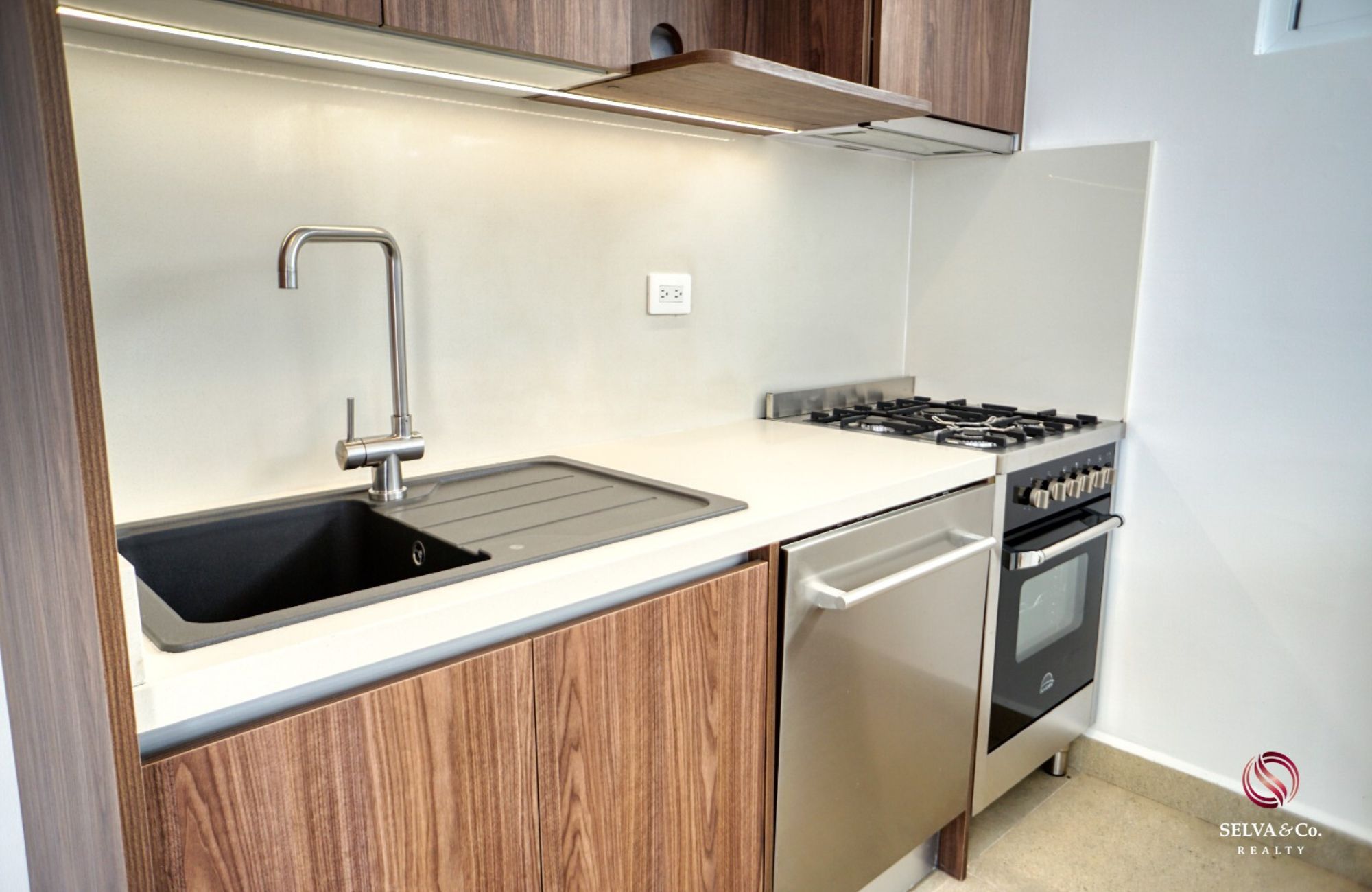 Penthouse with exclusive pool for adults on the rooftop, family pool on the ground floor, gym, co-working, spa, in pre-construction for sale
