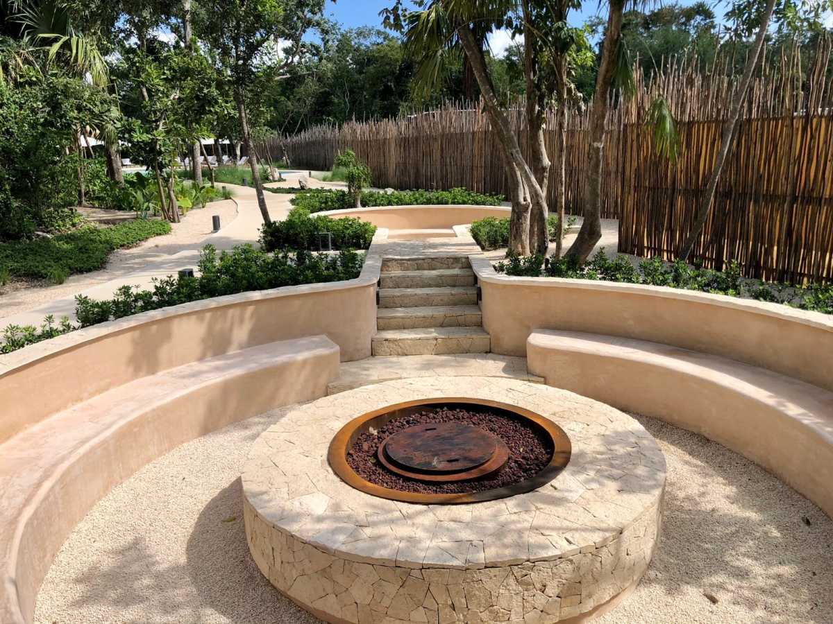 Apartment in Playacar, with 4 pools, playground for children, Pet zone, gym, clubhouse, restaurant, terrace bar, concierge and more, for sal