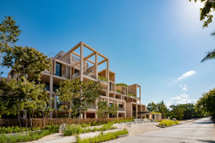 Condominio con swim up, entra a la alberca desde tu terraza, con club de playa, campo de golf, en venta, Corasol, Playa del Carmen, pre-cons