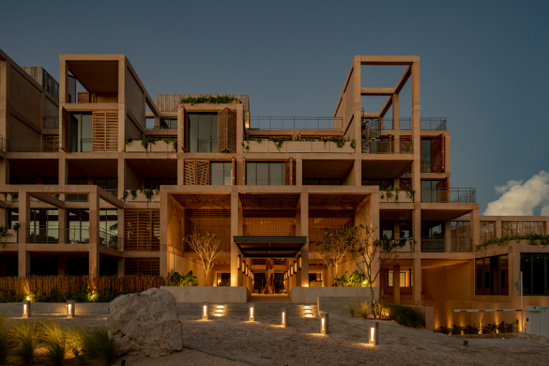 Condominio con swim up, entra a la alberca desde tu terraza, con club de playa, campo de golf, en venta, Corasol, Playa del Carmen, pre-cons