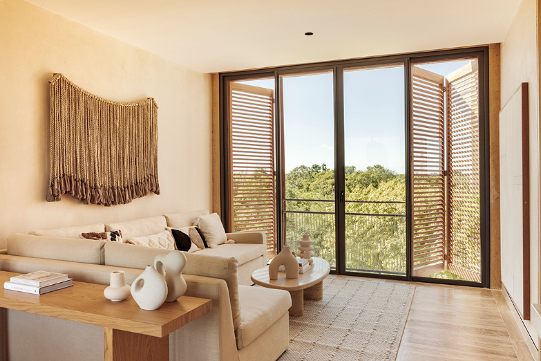 Condominio con swim up, entra a la alberca desde tu terraza, con club de playa, campo de golf, en venta, Corasol, Playa del Carmen, pre-cons