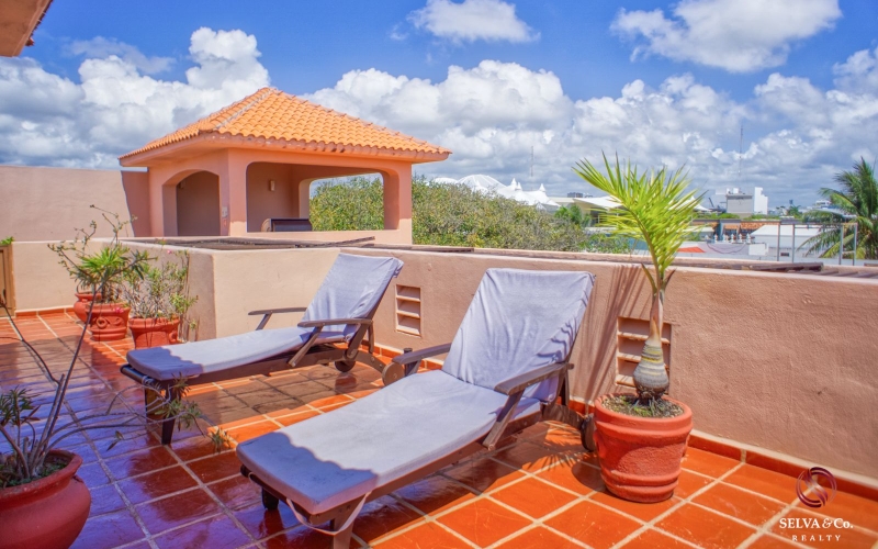 Deparamento con sistema lock off, jardin privado, vista al mar desde el rooftop, a 190 metros de la playa, vista a la alberca.