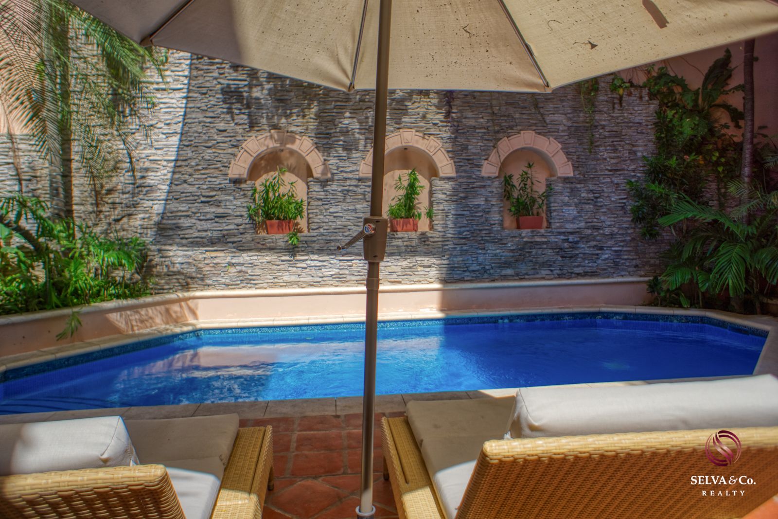 Condo with Common Rooftop for Sale, Downtown, Playa del Carmen