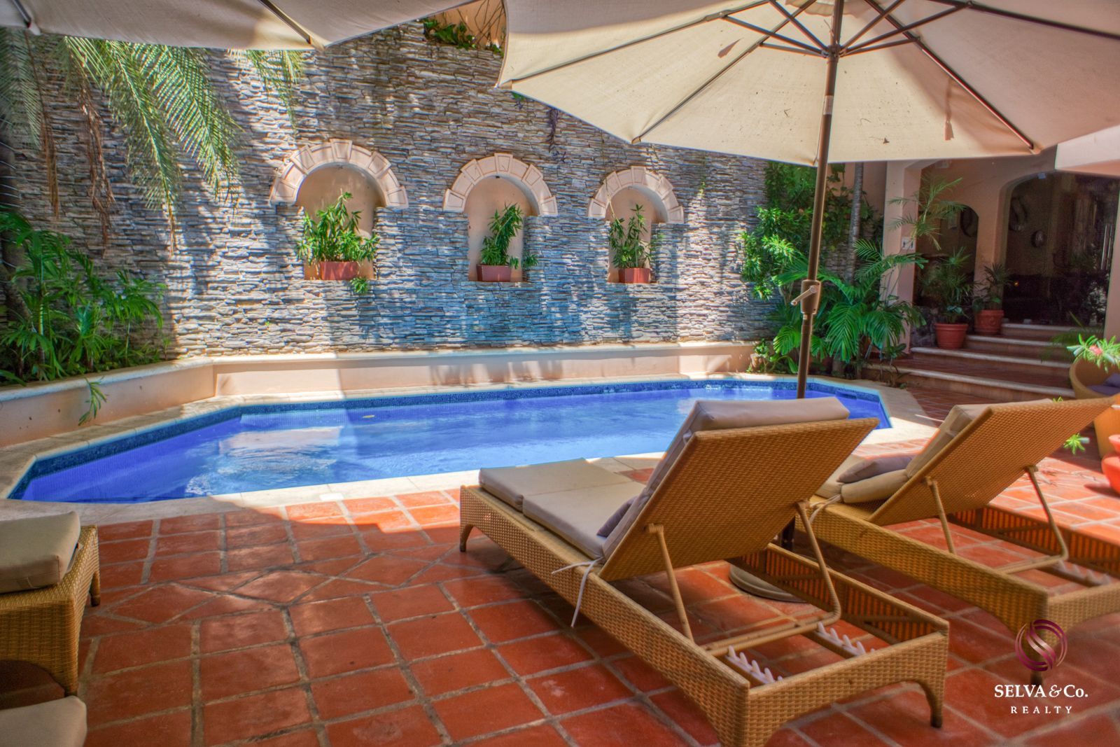 Apartment with ocean view rooftop 400 meters from the beach in Playa del Carmen.