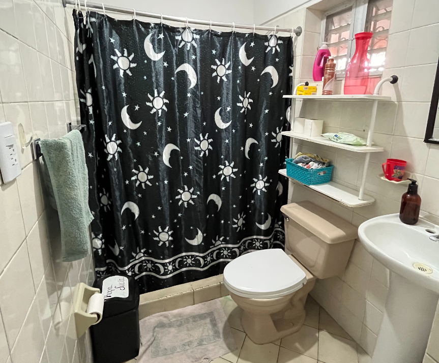 Corner house with garden and private terrace, 12 minutes from the beach, Avenue 11th, for sale. Cozumel.