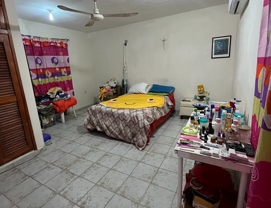 Corner house with garden and private terrace, 12 minutes from the beach, Avenue 11th, for sale. Cozumel.