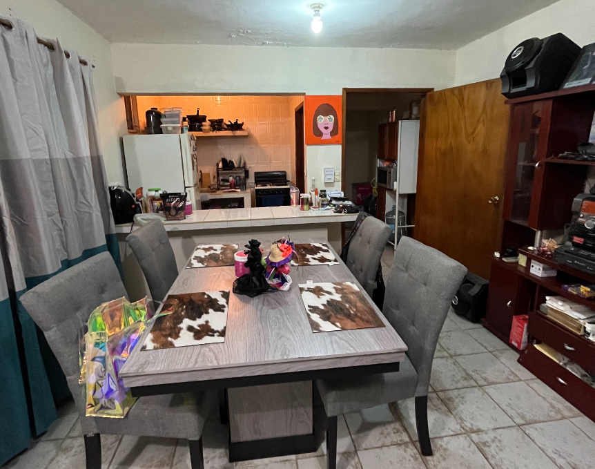 Corner house with garden and private terrace, 12 minutes from the beach, Avenue 11th, for sale. Cozumel.