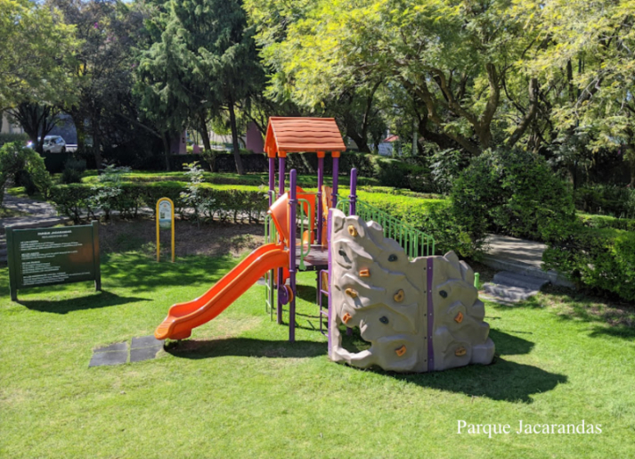 House with Jacuzzi, near the lake for sale, Valle de Bravo, CDMX