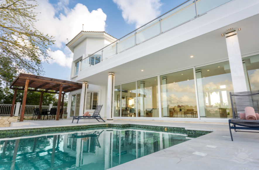 Casa con alberca privada y muelle, en venta, Pok Ta Pok, Zona Hotelera, Canc&uacute;n