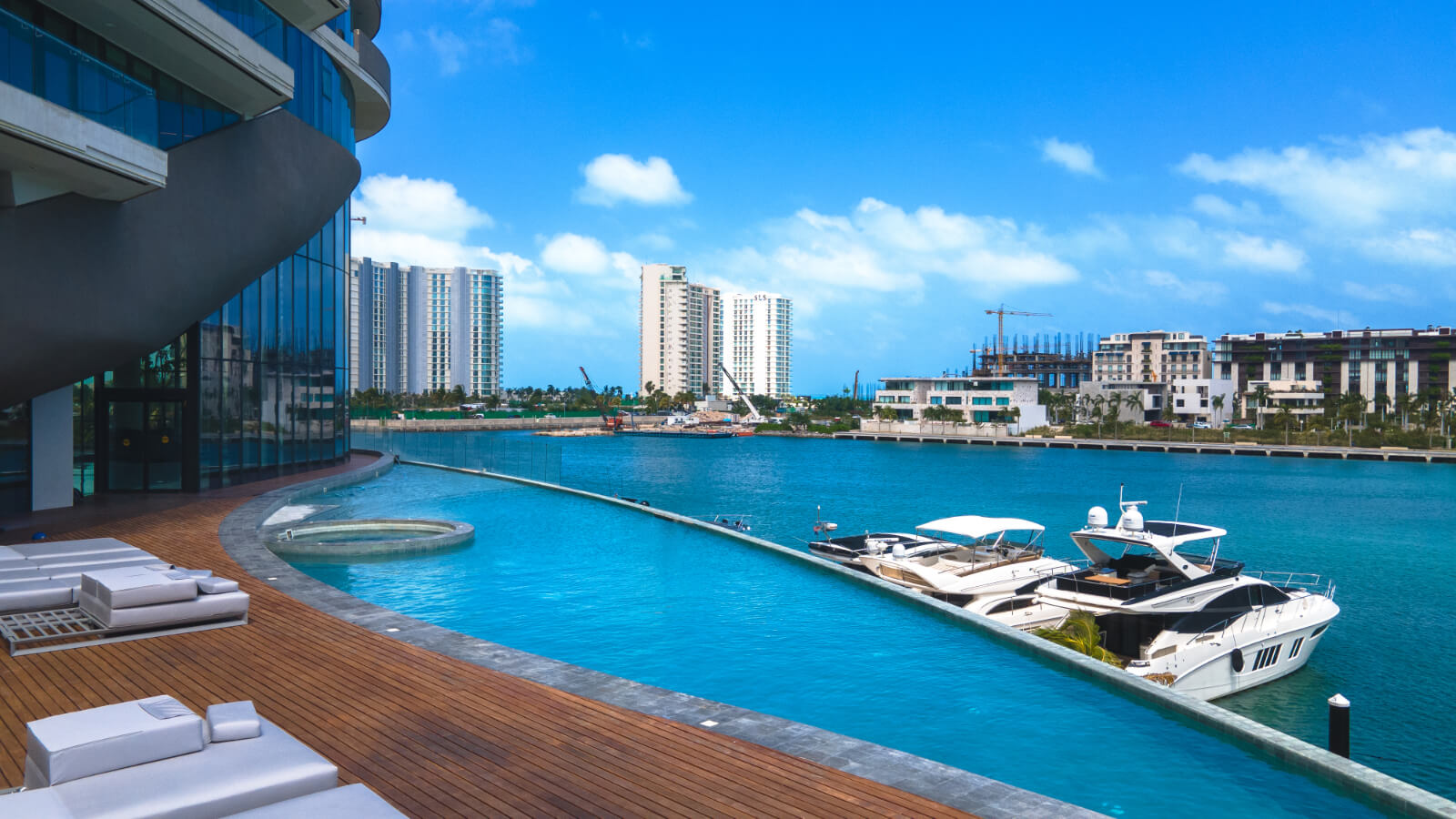 Condo with ocean and marina views, with amenities: infinity pool, spa, gym, lounge area, meeting room, lobby, located in Puerto Cancun