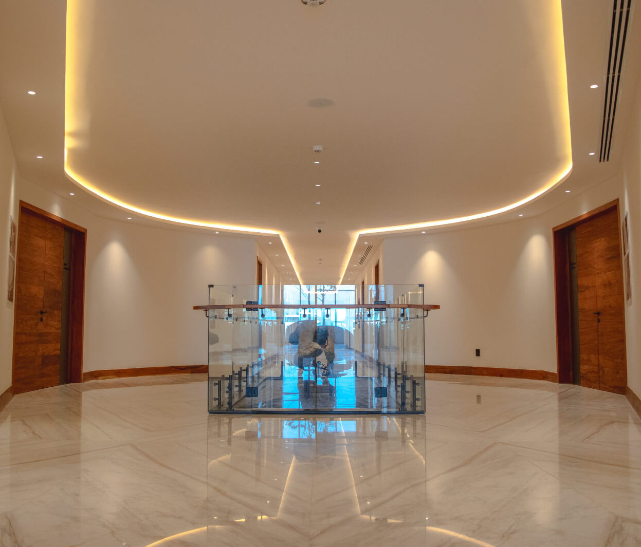 Condo with ocean and marina views, with amenities: infinity pool, spa, gym, lounge area, meeting room, lobby, located in Puerto Cancun