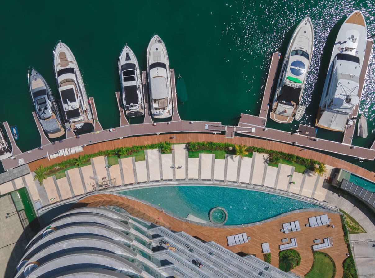 Condo with ocean and marina views, with amenities: infinity pool, spa, gym, lounge area, meeting room, lobby, located in Puerto Cancun