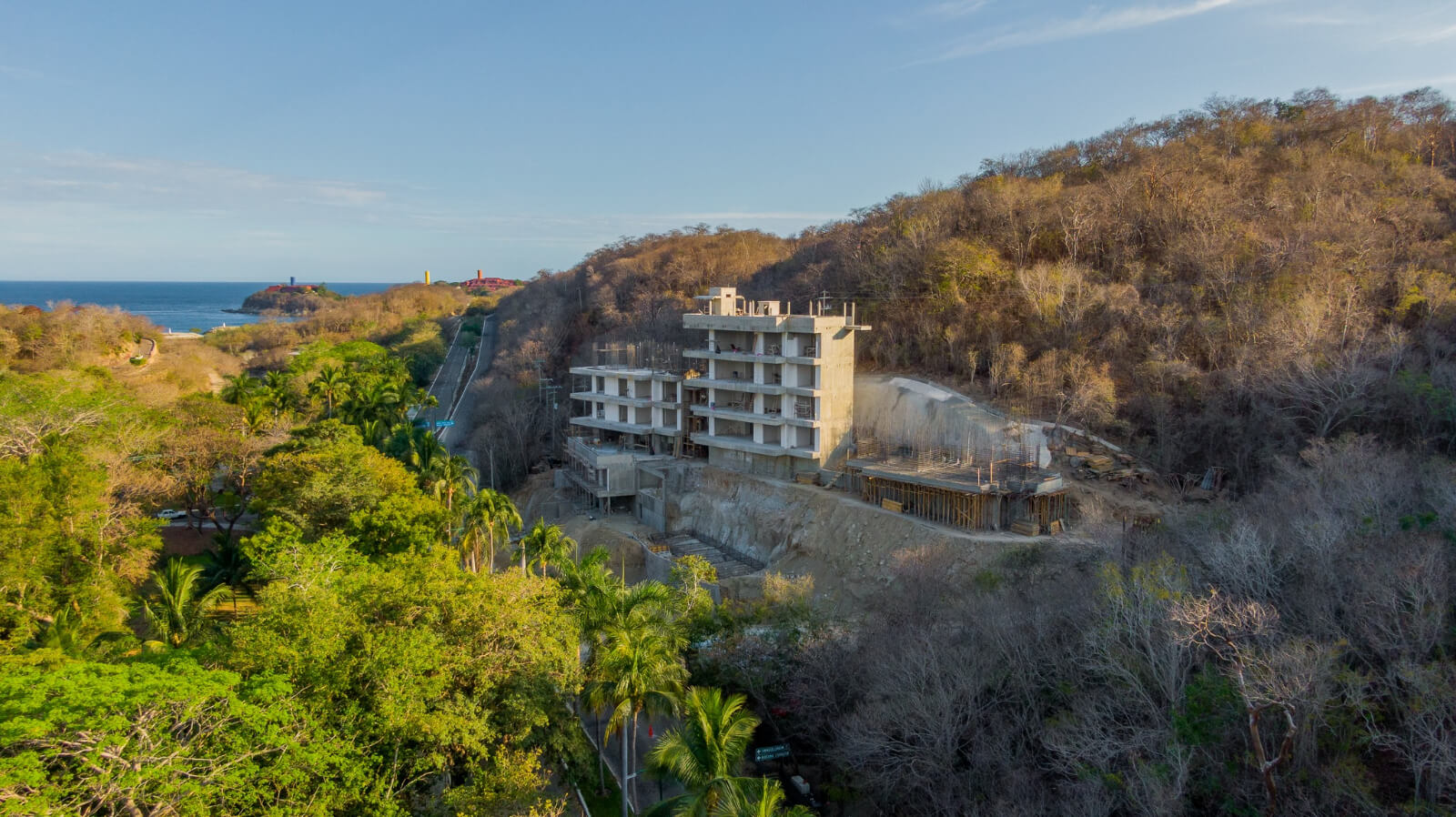 Condominium with private pool, mountain view for sale in Huatulco.