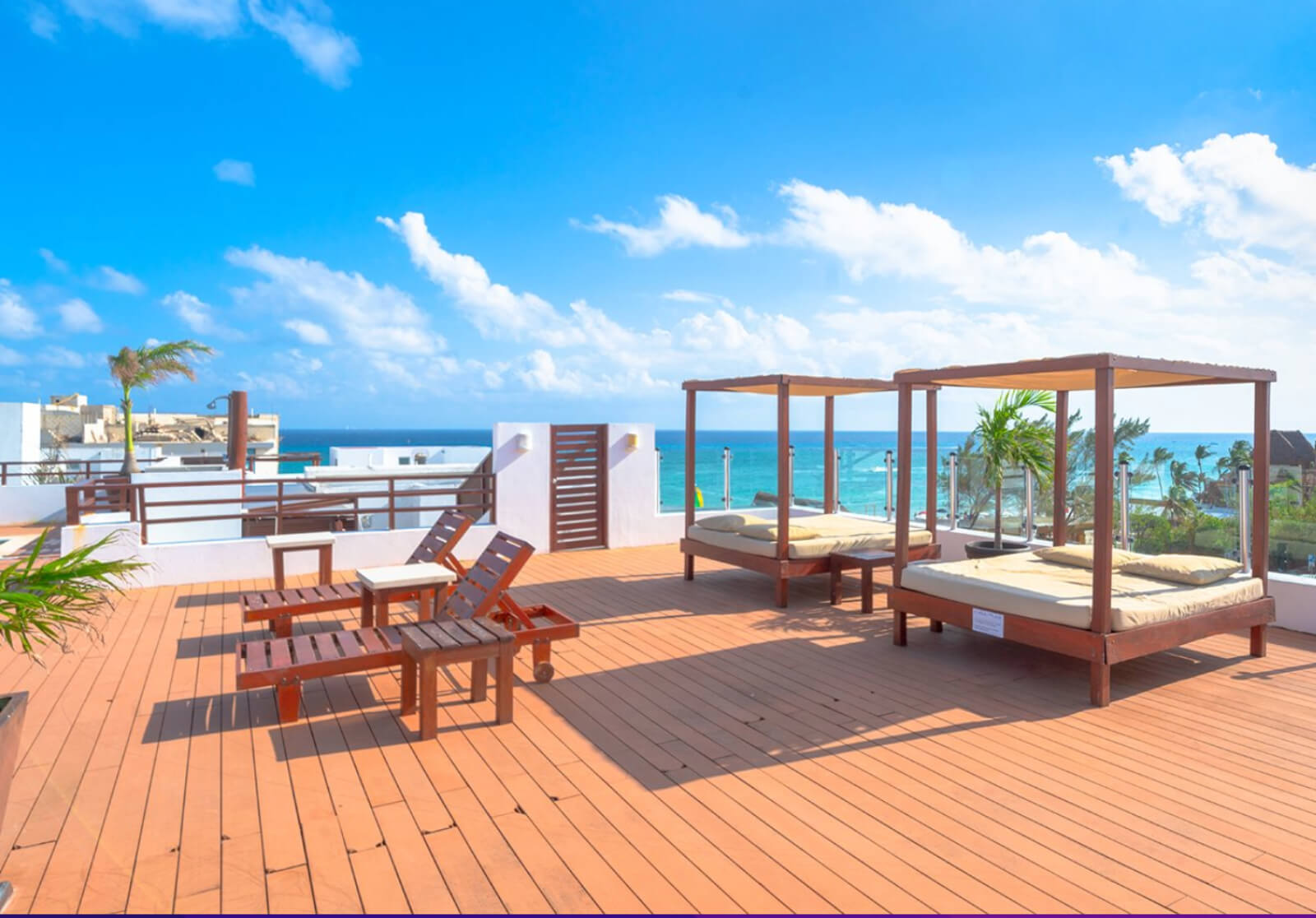 Condominium with garden, terrace, pool, sauna and jacuzzi, for sale, Playacar, Playa del Carmen.