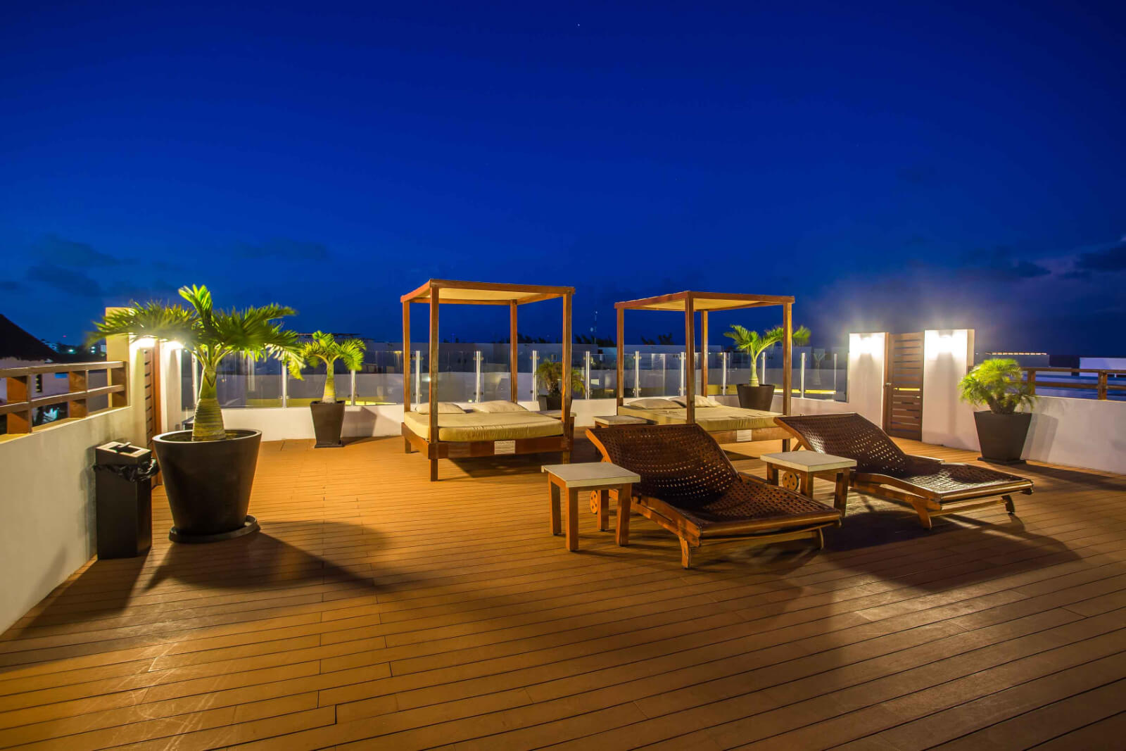 Condominium with garden, terrace, pool, sauna and jacuzzi, for sale, Playacar, Playa del Carmen.