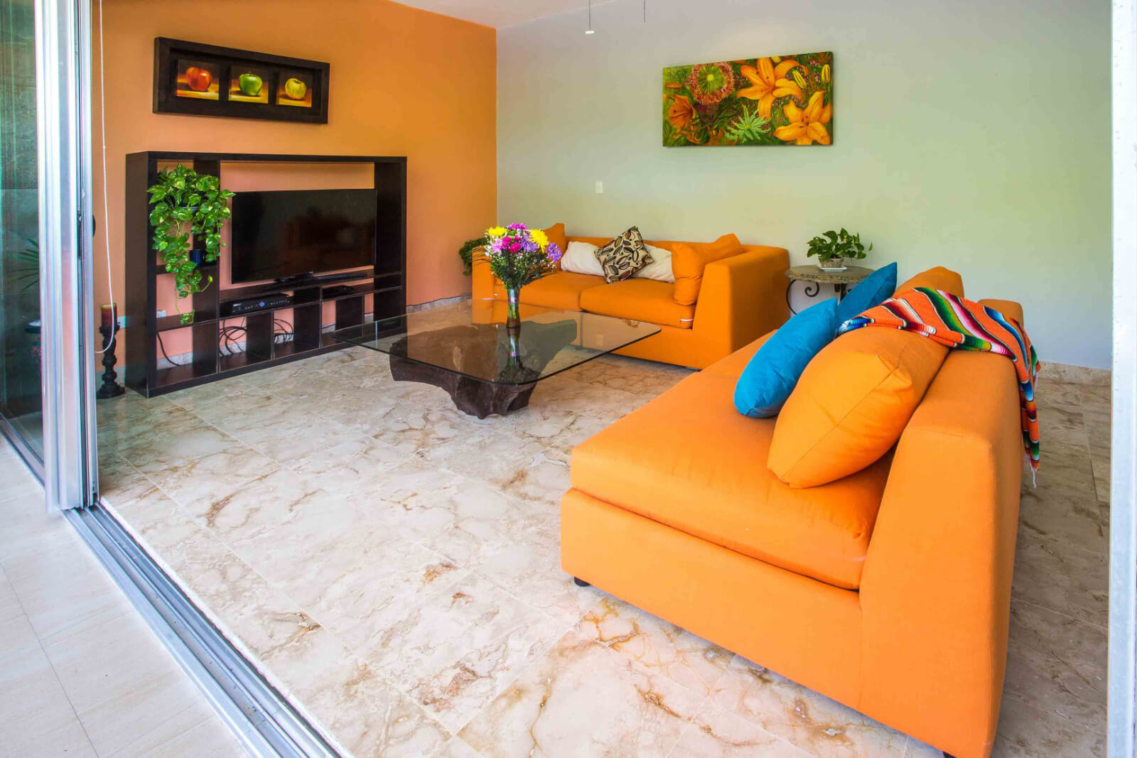 Condominium with garden, terrace, pool, sauna and jacuzzi, for sale, Playacar, Playa del Carmen.