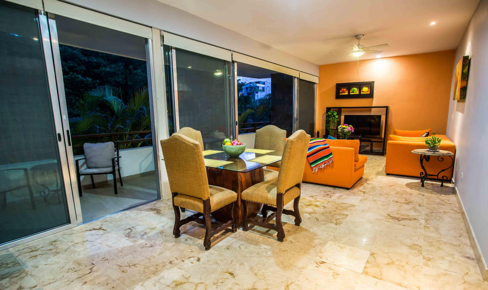 Condominium with garden, terrace, pool, sauna and jacuzzi, for sale, Playacar, Playa del Carmen.
