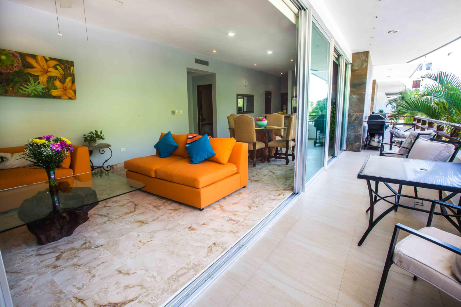 Condominium with garden, terrace, pool, sauna and jacuzzi, for sale, Playacar, Playa del Carmen.