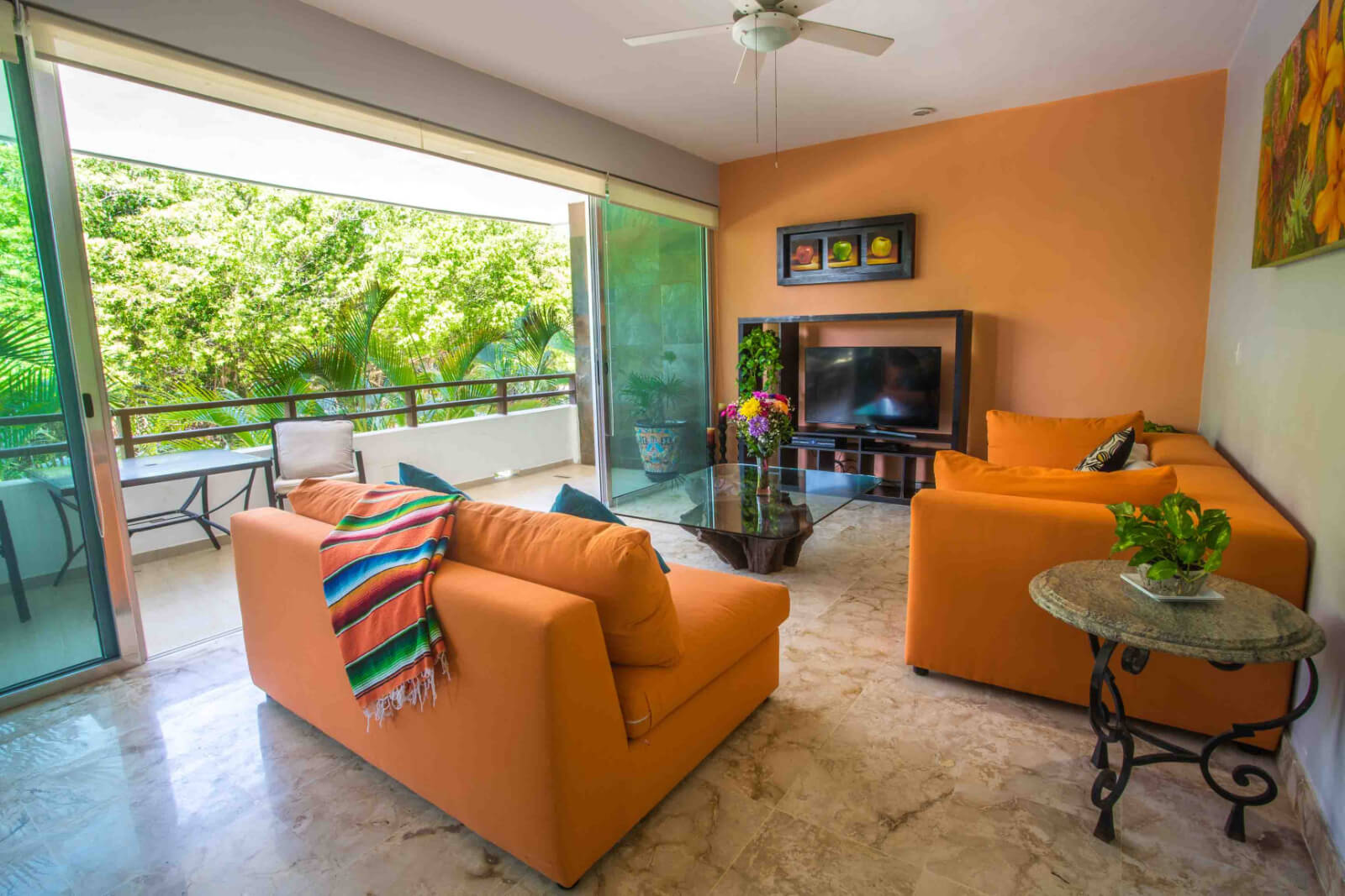 Condominium with garden, terrace, pool, sauna and jacuzzi, for sale, Playacar, Playa del Carmen.